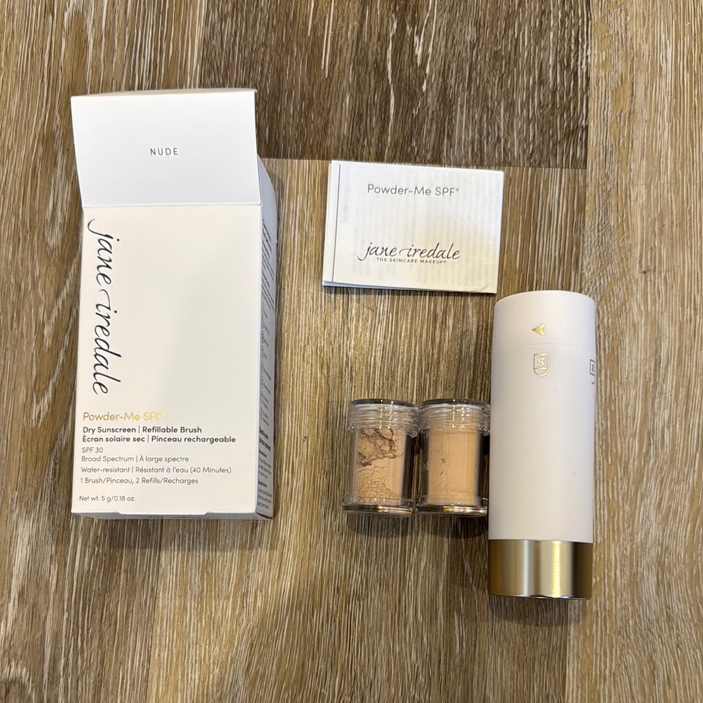 NWT - Jane Iredale Powder-Me SPF in Nude with Applicator